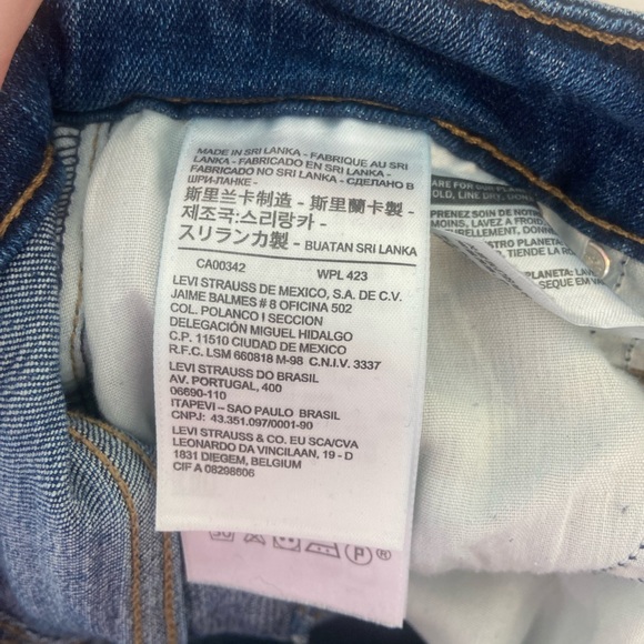 Levi’s 721 High Rise Skinny Jeans - Picture 5 of 5